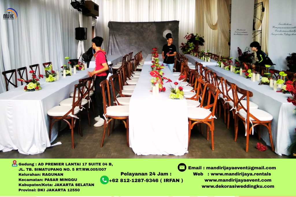 Sewa Kursi Crossback Kayu Jati Bantalan Putih,Meja Premium Jakarta