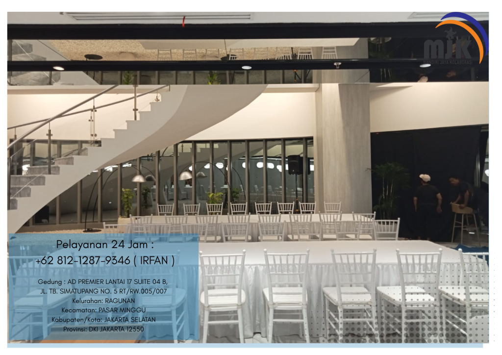 Sewa Kursi Tiffany Kerangka Kayu Dan Acrylic Bening Jakarta