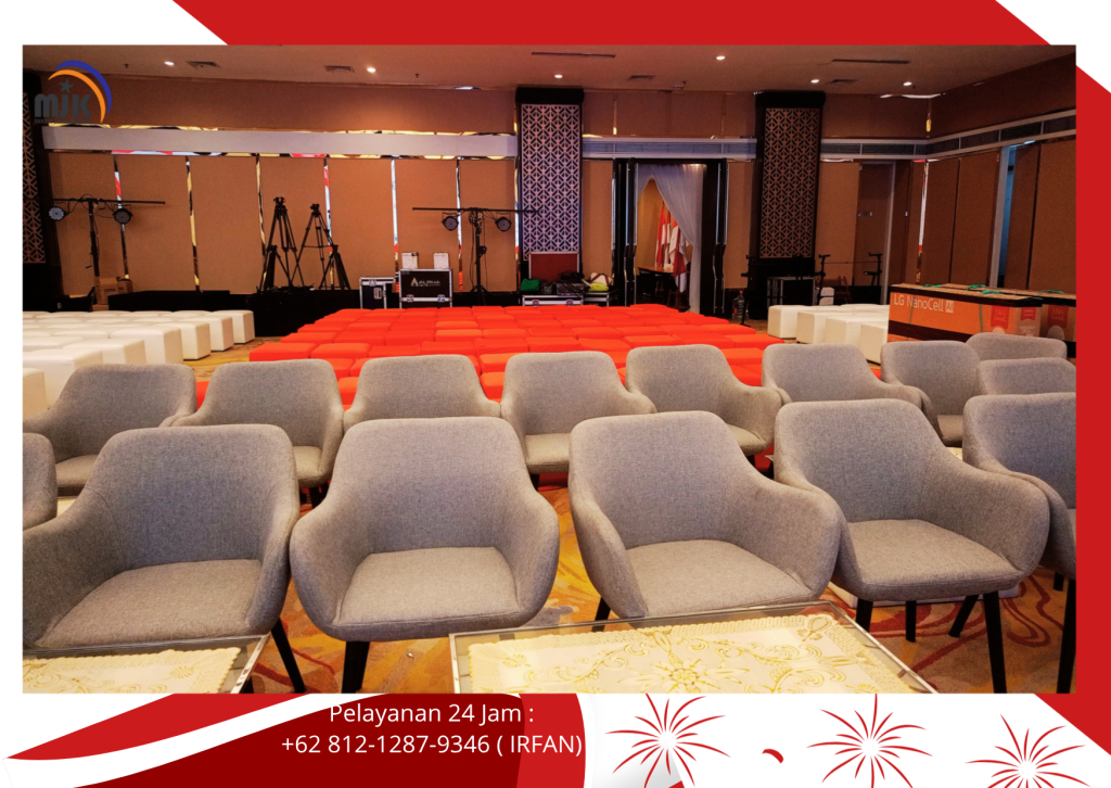 Rental Puff Merah Model Kotak,Sofa Studio jakarta