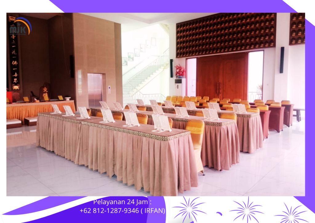 Sewa Meja Kotak UK 120x60 Taplak Putih Skirting Gold Jakarta Utara